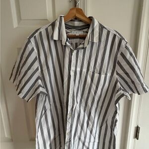 Nordstrom Men's Black and White Striped Shirt